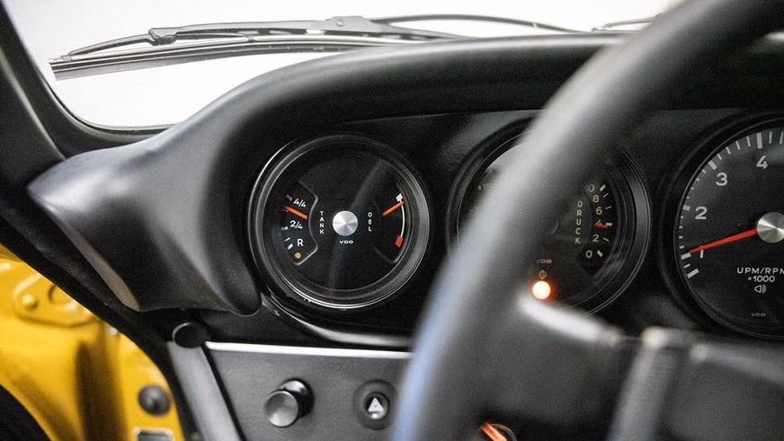 Особый спорткар Porsche 911 Carrera RS 1972 года почти без пробега