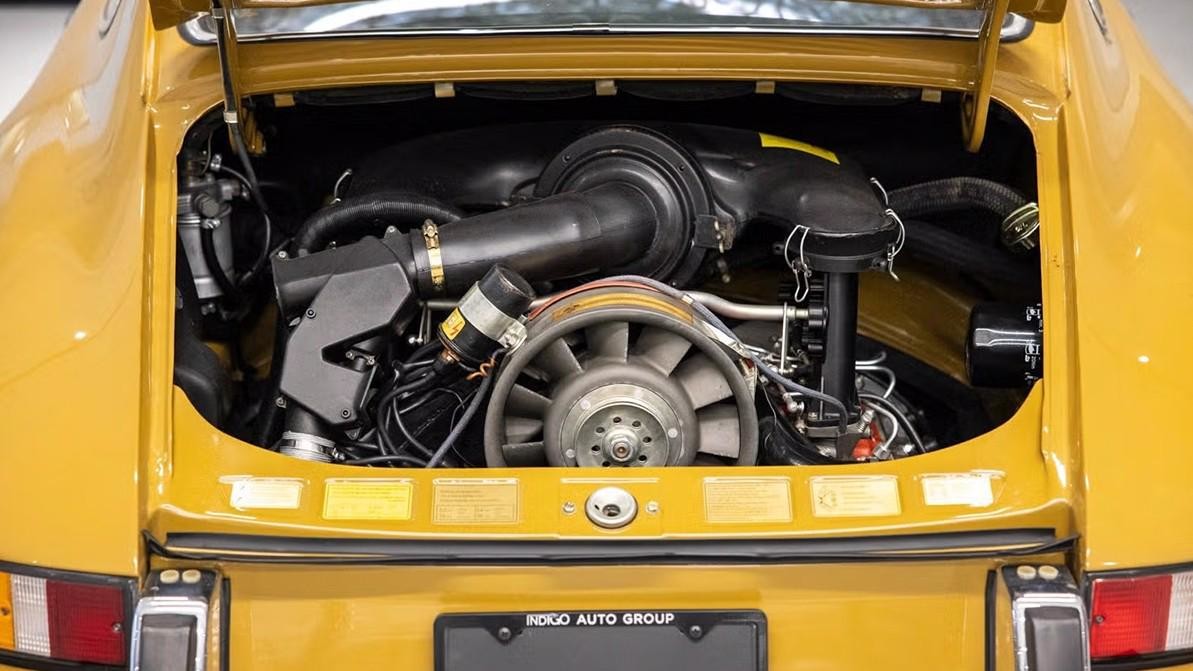 Особый спорткар Porsche 911 Carrera RS 1972 года почти без пробега