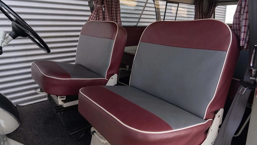 Раритетный микроавтобус-кемпер на базе Bedford CA
