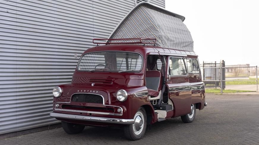 Раритетный микроавтобус-кемпер на базе Bedford CA