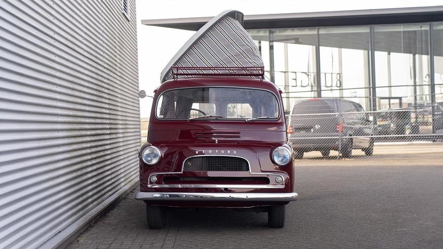Раритетный микроавтобус-кемпер на базе Bedford CA