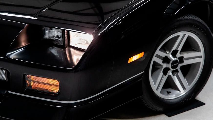 Капсула времени в виде нового Chevrolet Camaro 1985 года