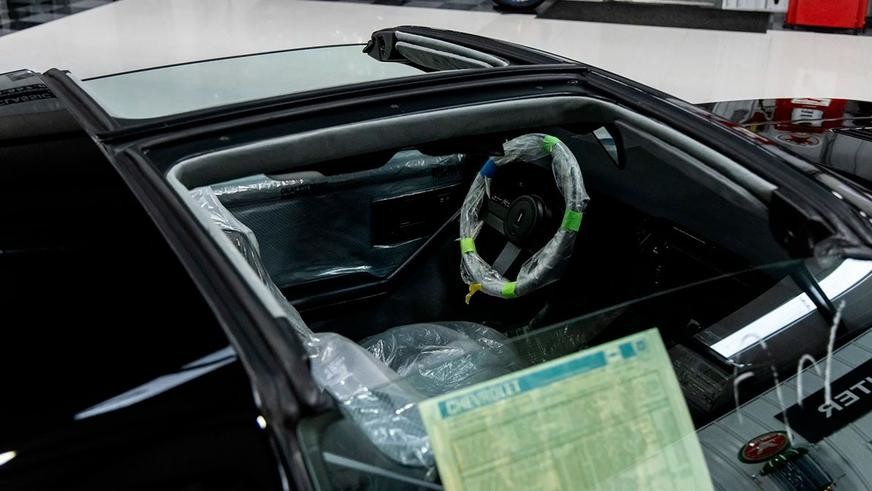 Капсула времени в виде нового Chevrolet Camaro 1985 года