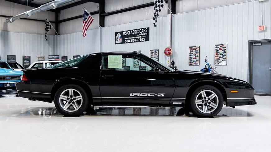 Капсула времени в виде нового Chevrolet Camaro 1985 года