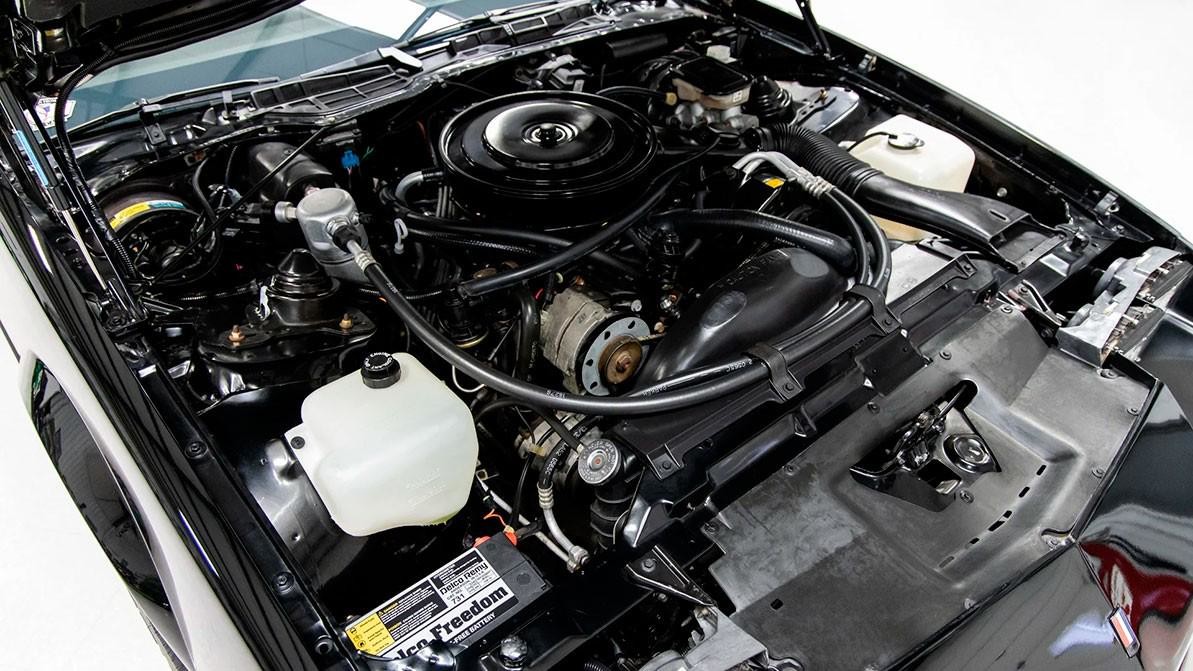 Капсула времени в виде нового Chevrolet Camaro 1985 года