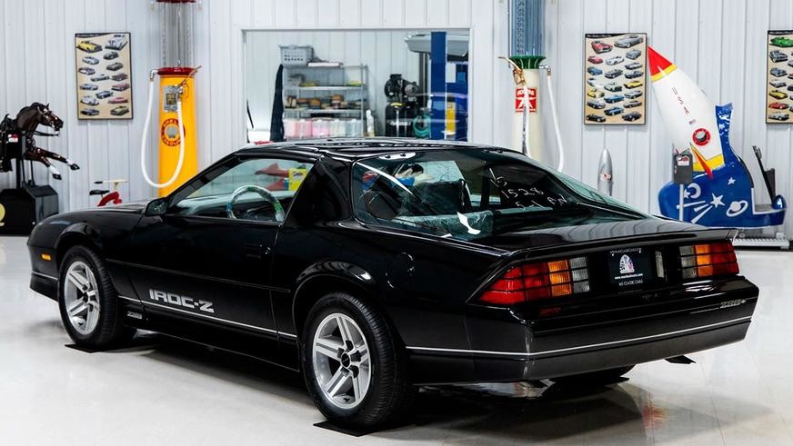 Капсула времени в виде нового Chevrolet Camaro 1985 года