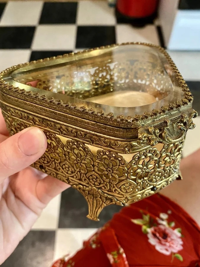 Блошиные рынки и люди, купившие сокровища за копейки
