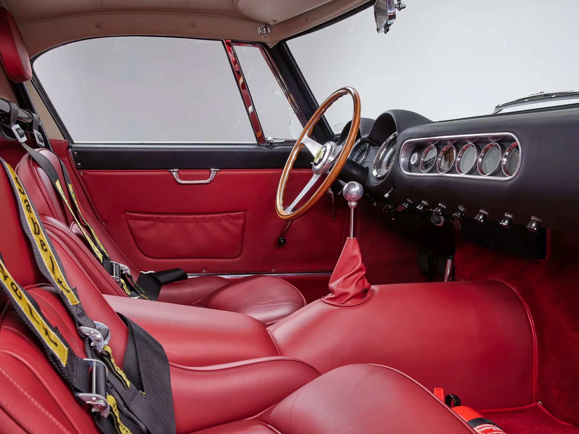 Редкий спорткар Ferrari 250 GT SWB Berlinetta 1960 года