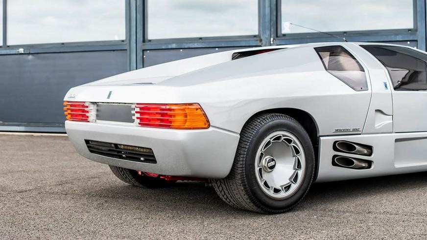 Редчайший спорткар Isdera Imperator 108i от дизайнера Porsche и Mercedes
