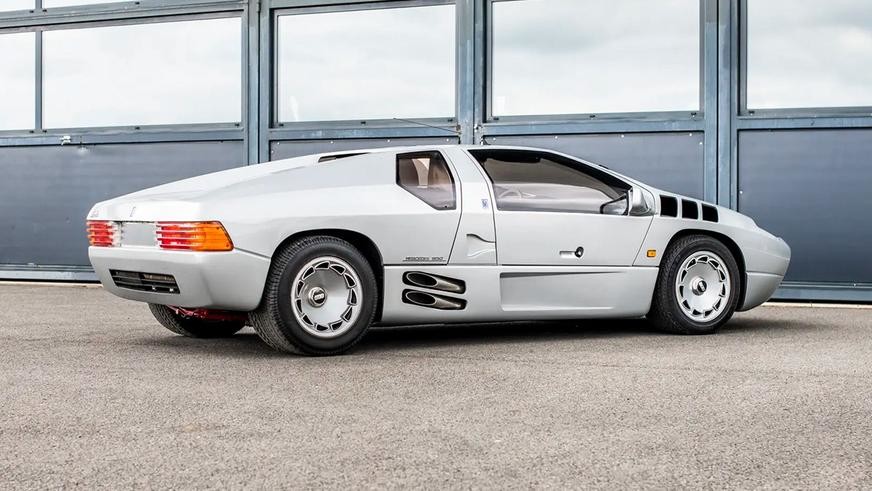 Редчайший спорткар Isdera Imperator 108i от дизайнера Porsche и Mercedes