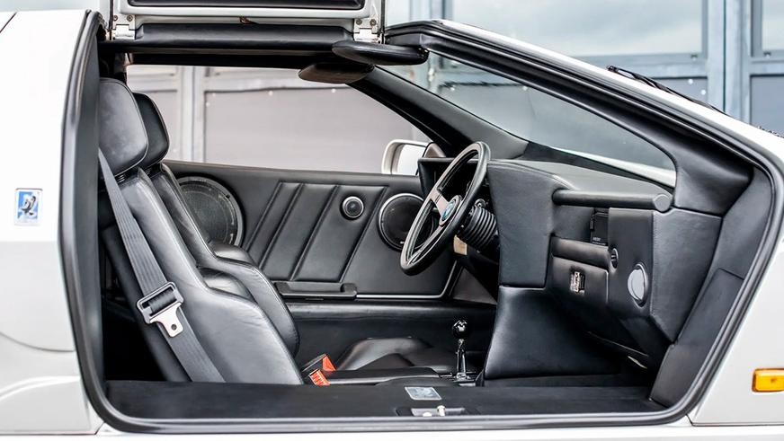 Редчайший спорткар Isdera Imperator 108i от дизайнера Porsche и Mercedes