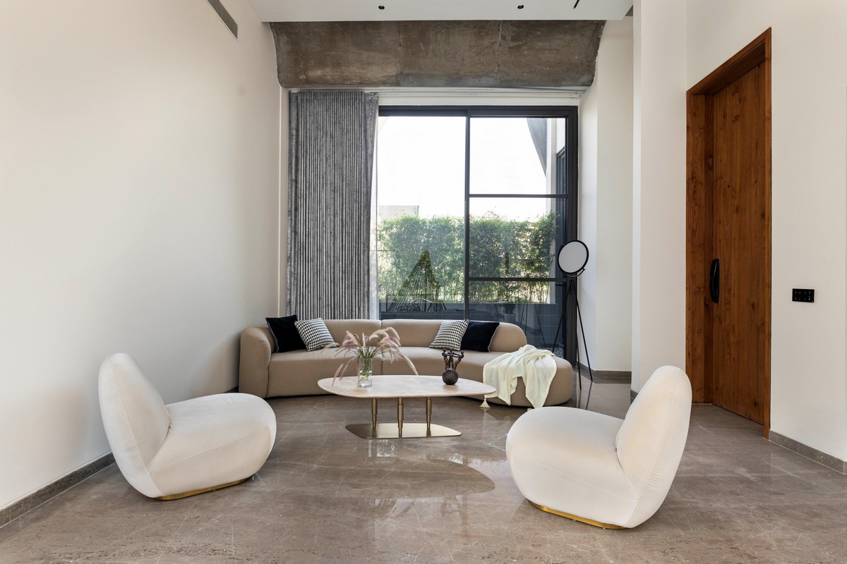 Дом с широкой бетонной лентой в Индии которые, создавая, спальни, впечатление, уровне, путешествия, бесконечного, элементы, отдыха, лентой, бетонной, широкой, бетона, также, этаже, изогнутых, клиента, служит, Ardete, студия