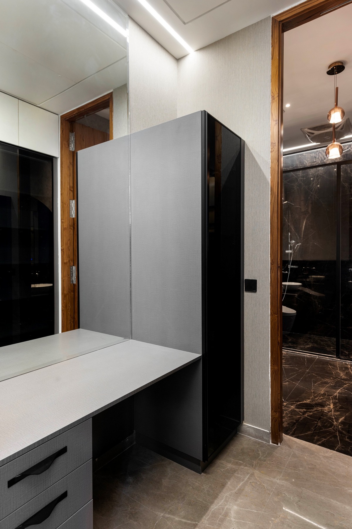 Дом с широкой бетонной лентой в Индии которые, создавая, спальни, впечатление, уровне, путешествия, бесконечного, элементы, отдыха, лентой, бетонной, широкой, бетона, также, этаже, изогнутых, клиента, служит, Ardete, студия