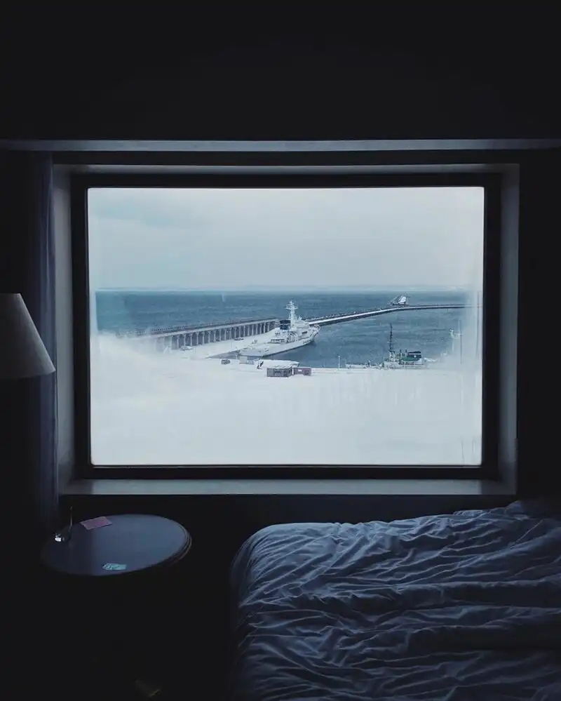 Пейзаж с горной дорогой