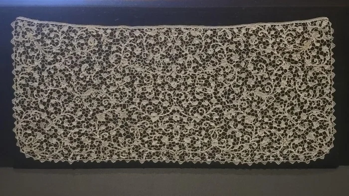 Венецианский кружевной воротник