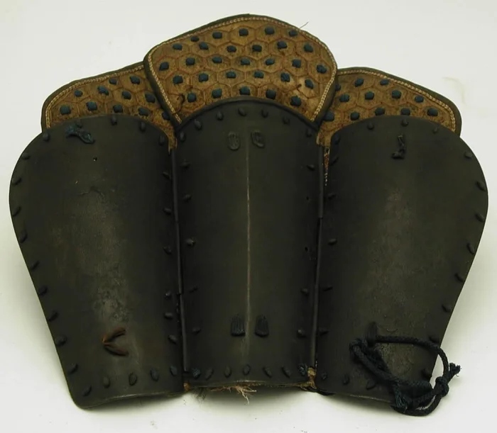 Японский наголенник