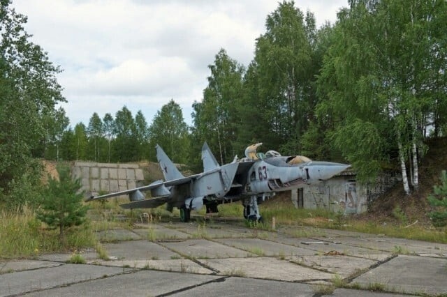 Заброшенный самолет