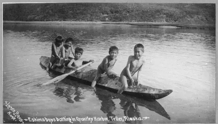 Дети на каяках