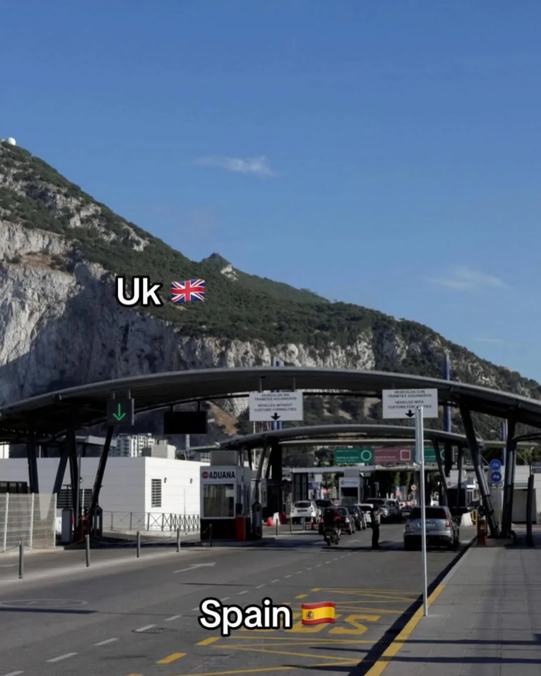 Необычная граница Великобритании и Испании Взлётная полоса как граница у Гибралтара