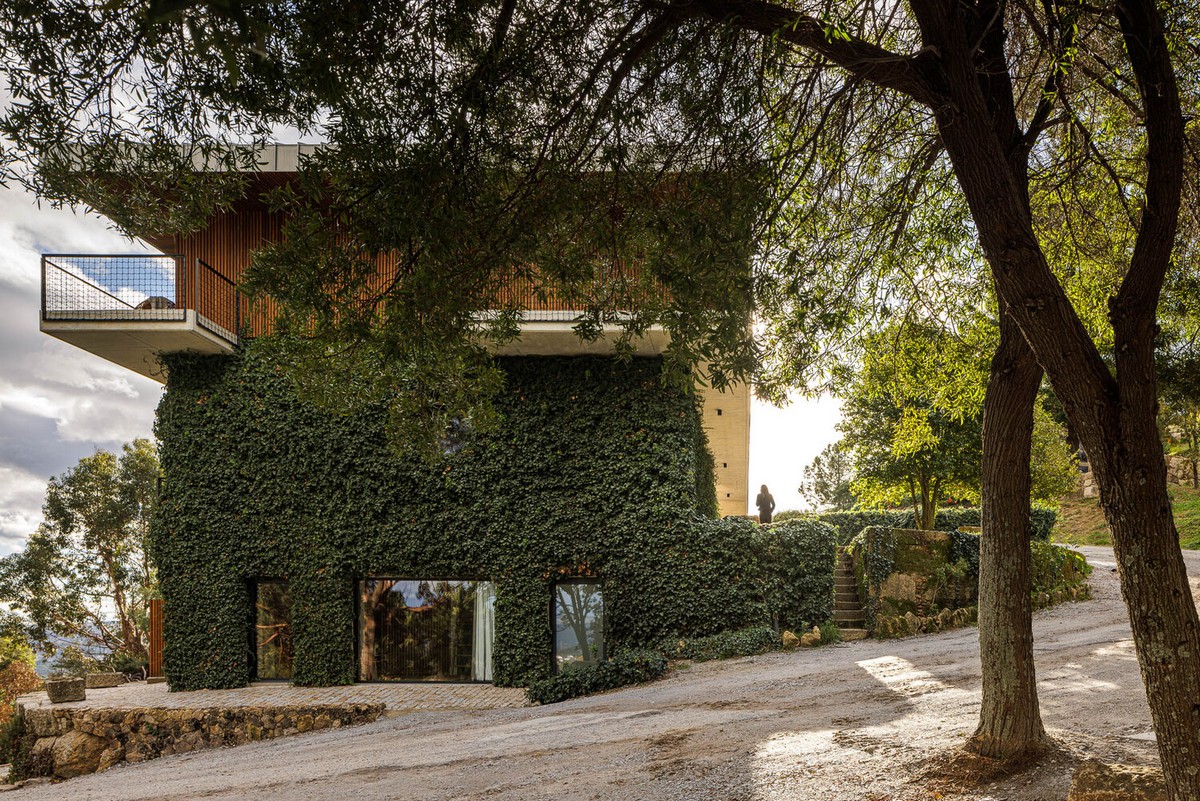 Второе дыхание: как старинный каменный дом в Португалии превратили в современный туристический комплекс