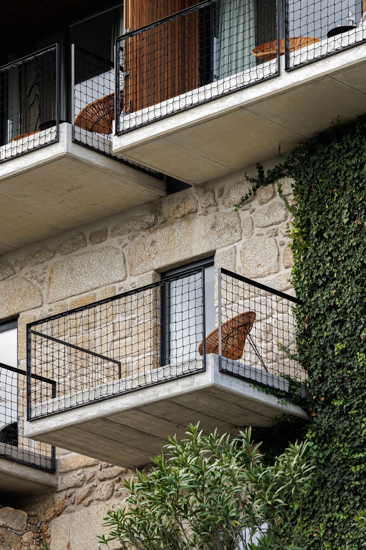 Второе дыхание: как старинный каменный дом в Португалии превратили в современный туристический комплекс