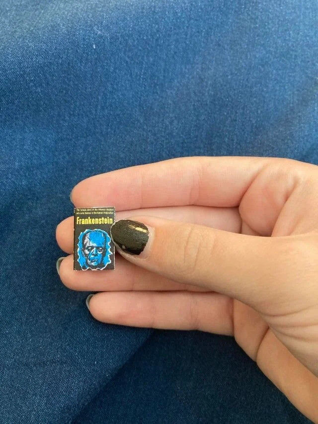 Миниатюрная книга Франкенштейн